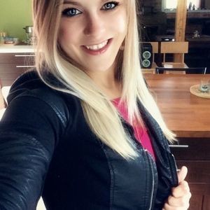 Meet your Posher, Roxanne